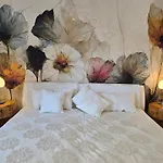 Exklusive - Direkt Am Waldrand - Grosser Garten Kompett Umzaeunt - Hunde Willkommen - 2 Private Stellplaetze Lejlighed *