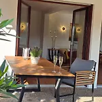 Exklusive - Direkt Am Waldrand - Grosser Garten Kompett Umzaeunt - Hunde Willkommen - 2 Private Stellplaetze *