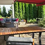 Exklusive - Direkt Am Waldrand - Grosser Garten Kompett Umzaeunt - Hunde Willkommen - 2 Private Stellplaetze * Bad Salzschlirf