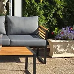 Exklusive - Direkt Am Waldrand - Grosser Garten Kompett Umzaeunt - Hunde Willkommen - 2 Private Stellplaetze * Bad Salzschlirf