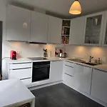 Exklusive - Direkt Am Waldrand - Grosser Garten Kompett Umzaeunt - Hunde Willkommen - 2 Private Stellplaetze