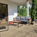 Exklusive - Direkt Am Waldrand - Grosser Garten Kompett Umzaeunt - Hunde Willkommen - 2 Private Stellplaetze *