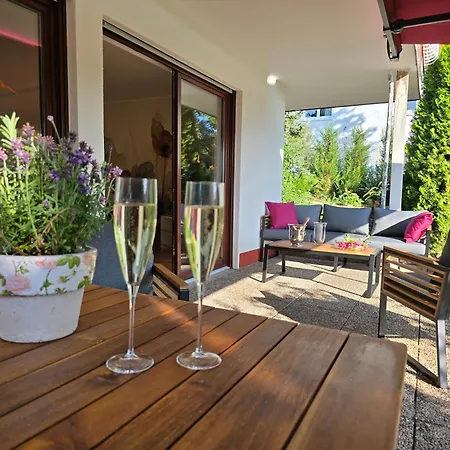 Exklusive - Direkt Am Waldrand - Grosser Garten Kompett Umzaeunt - Hunde Willkommen - 2 Private Stellplaetze Apartment *