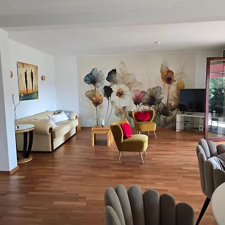 Lägenhet Exklusive - Direkt Am Waldrand - Grosser Garten Kompett Umzaeunt - Hunde Willkommen - 2 Private Stellplaetze