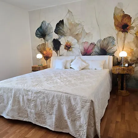 Exklusive - Direkt Am Waldrand - Grosser Garten Kompett Umzaeunt - Hunde Willkommen - 2 Private Stellplaetze Apartment