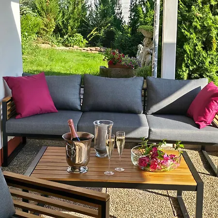 Exklusive - Direkt Am Waldrand - Grosser Garten Kompett Umzaeunt - Hunde Willkommen - 2 Private Stellplaetze * Bad Salzschlirf