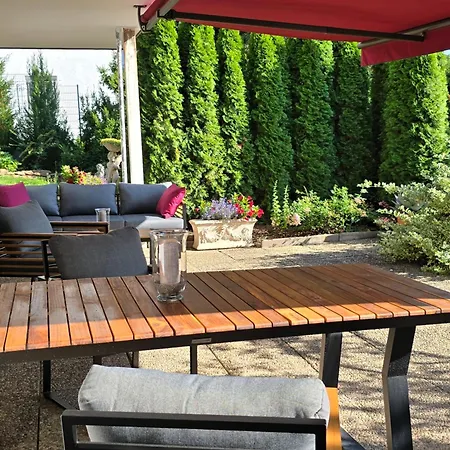Exklusive - Direkt Am Waldrand - Grosser Garten Kompett Umzaeunt - Hunde Willkommen - 2 Private Stellplaetze * Bad Salzschlirf