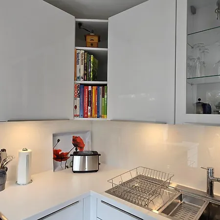 Apartment Exklusive - Direkt Am Waldrand - Grosser Garten Kompett Umzaeunt - Hunde Willkommen - 2 Private Stellplaetze *