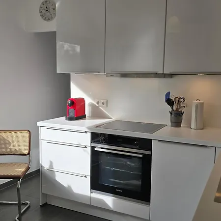 Apartment Exklusive - Direkt Am Waldrand - Grosser Garten Kompett Umzaeunt - Hunde Willkommen - 2 Private Stellplaetze *