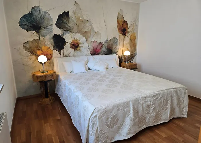 Apartment Exklusive - Direkt Am Waldrand - Grosser Garten Kompett Umzaeunt - Hunde Willkommen - 2 Private Stellplaetze