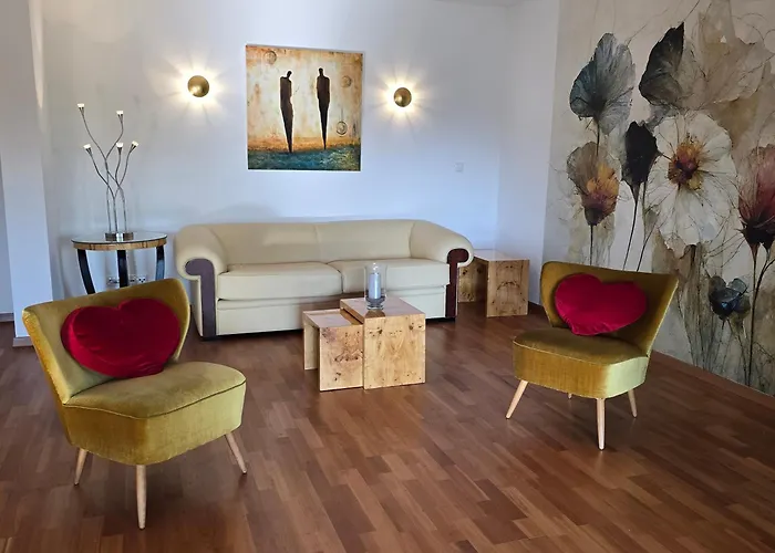 Exklusive - Direkt Am Waldrand - Grosser Garten Kompett Umzaeunt - Hunde Willkommen - 2 Private Stellplaetze Bad Salzschlirf