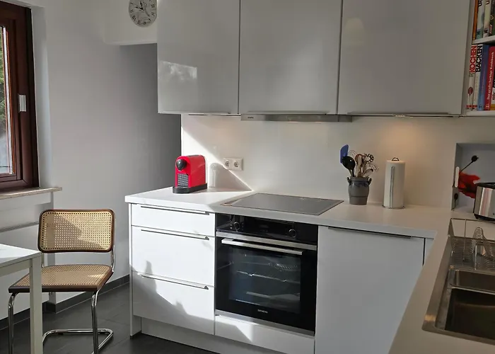 Apartment Exklusive - Direkt Am Waldrand - Grosser Garten Kompett Umzaeunt - Hunde Willkommen - 2 Private Stellplaetze *