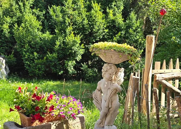 Apartment Exklusive - Direkt Am Waldrand - Grosser Garten Kompett Umzaeunt - Hunde Willkommen - 2 Private Stellplaetze