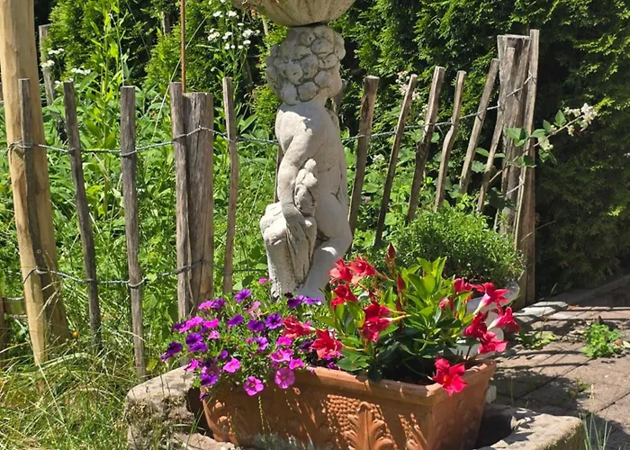 Exklusive - Direkt Am Waldrand - Grosser Garten Kompett Umzaeunt - Hunde Willkommen - 2 Private Stellplaetze Apartment Bad Salzschlirf